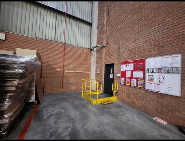 8,470M² WAREHOUSE TO LET IN LINBRO PARK